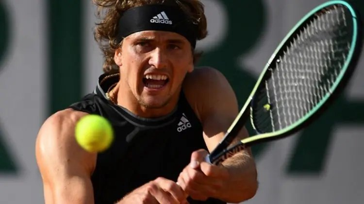Tertinggal Dua Set, Akhirnya Zverev Lolos Babak Pertama French Open