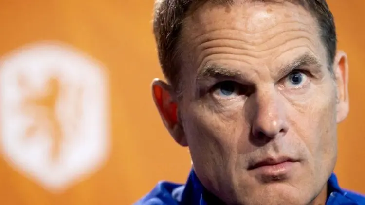 Timnya Dililit Kontreversi, De Boer Minta Media Fokus kepada Sepak Bola