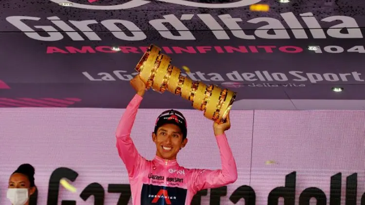 Pebalap Sepeda Egan Bernal Juarai Giro d'Italia