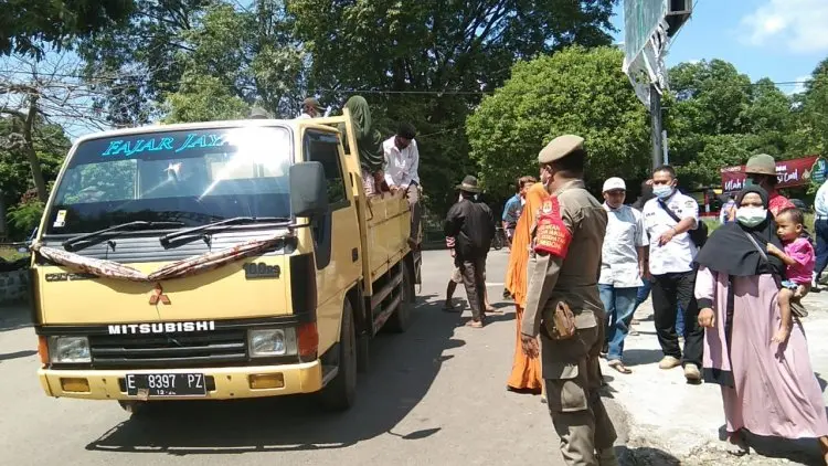 Kasatpol PP Jabar Pantau Penanganan Protokol Kesehatan di Cirebon