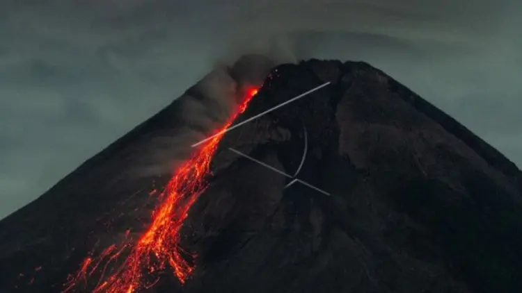 Gunung Merapi Keluarkan Guguran Lava Pijar Sejauh 1.500 Meter
