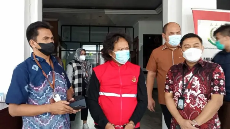 Kejari Bandung Ringkus Deni Setelah Buron 8 Tahun