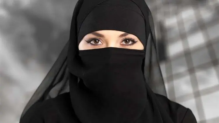 Haruskah Berterus Terang Saat Dilamar?