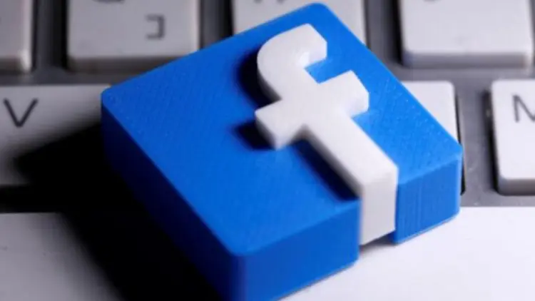 Facebook Blokir Akun Donald Trump Hingga 2023