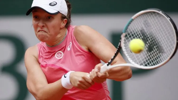 Swiatek capai perempat final French Open