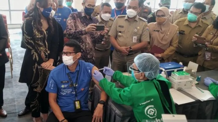 Sudah Pernah Terpapar Covid-19, Sandiaga Uno Tetap Jalani vaksinasi