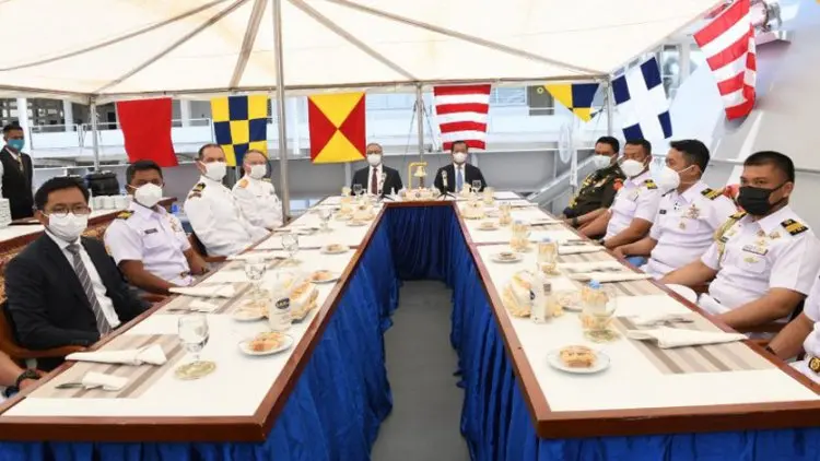 Dubes RI Jamu Petinggi Turki di Geladak KRI Sultan Iskandar Muda
