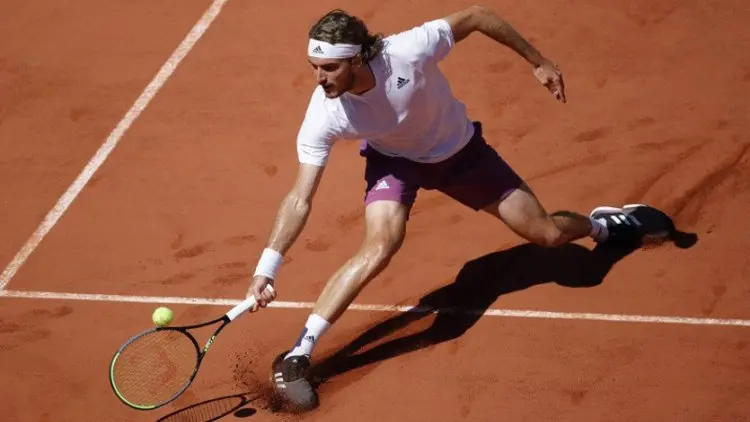 Beberapa Menit Sebelum Final French Open, Tsitsipas Dapat Kabar Duka