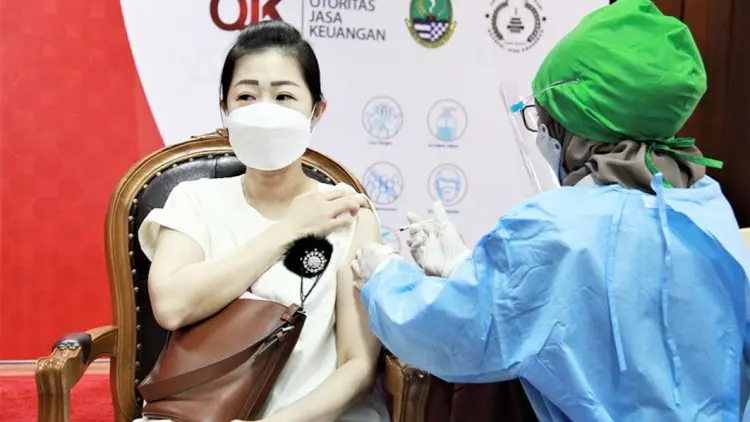 Sepuluh Ribu Insan IJK Jabar Ikuti Vaksinasi Massal