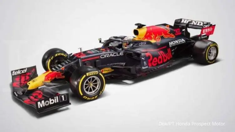 Branding Honda e:TECHNOLOGY di Mobil Balap F1