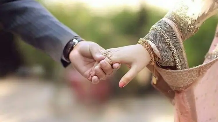 Suami dan Istri yang Dirindukan di Rumah