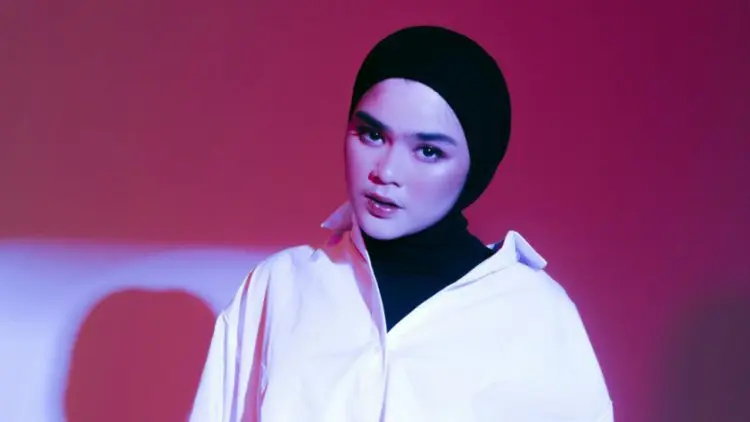 Sisi Ketenangannya Sivia Azizah di "Serene"