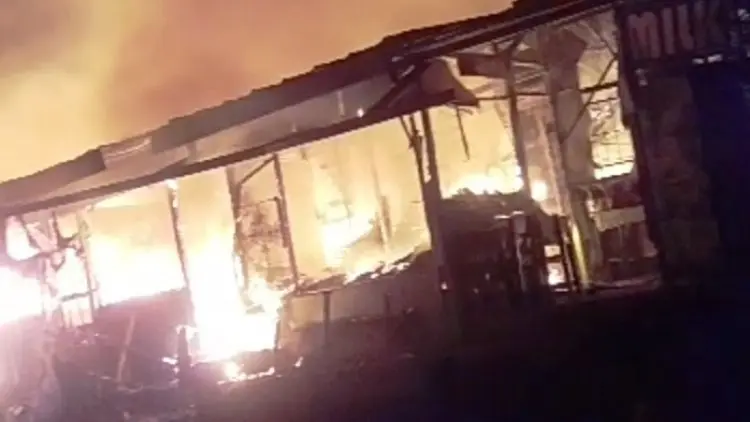 Pasar Darurat Leles Terbakar, Pedagang Kian Merana