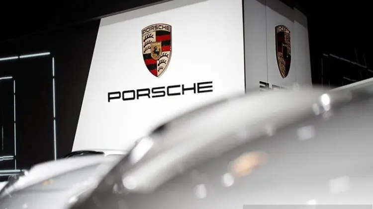 Porsche Akan Buat Baterai Sendiri Bersama Customcells di Jerman