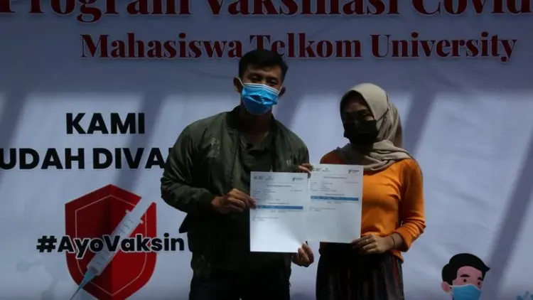 Foto: Vaksinasi Covid-19 untuk Mahasiswa