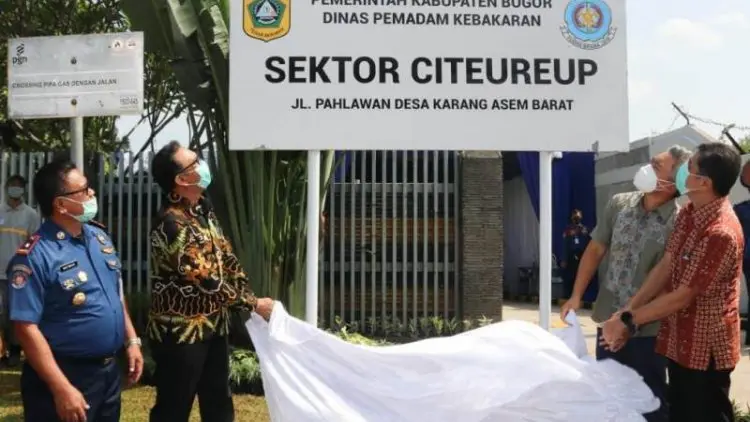 PT Argha Karya Prima Industri Hibahkan Gedung Damkar Citeureup
