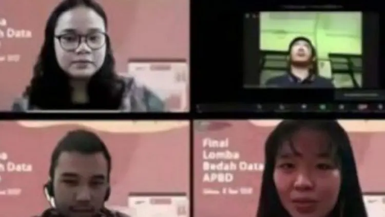 Tim FEB UI Juara Kedua Lomba Bedah Data APBD 2021
