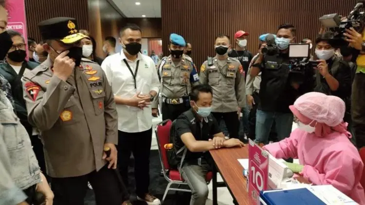 Kapolda Metro: Pendaftaran Daring Permudah Warga Ikut Vaksinasi Massal