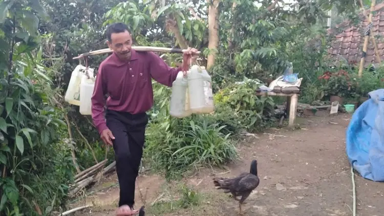 Puluhan Tahun Ratusan KK Warga Kampung Cimonce Nihil Fasilitas Air Bersih