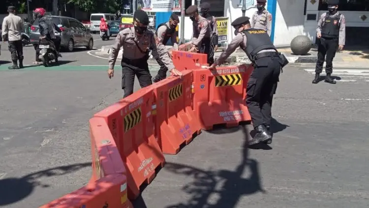 Mobilitas Tinggi, Asia-Afrika Tutup Lebih Awal