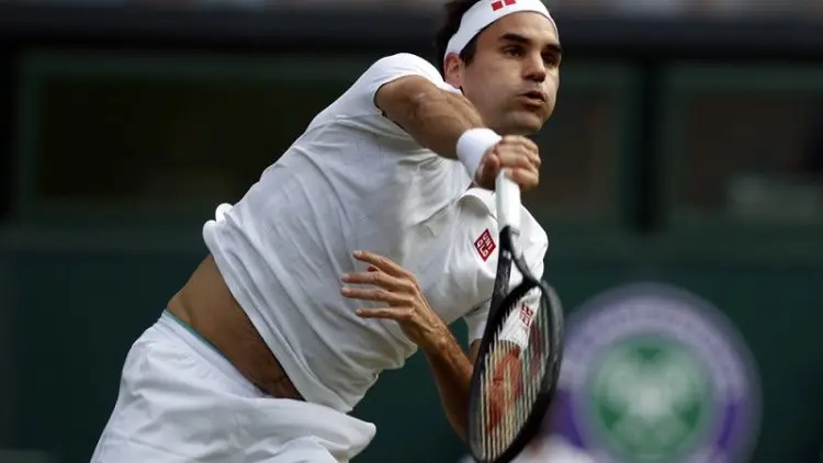 Federer jadi petenis putra tertua ke perempat final Wimbledon