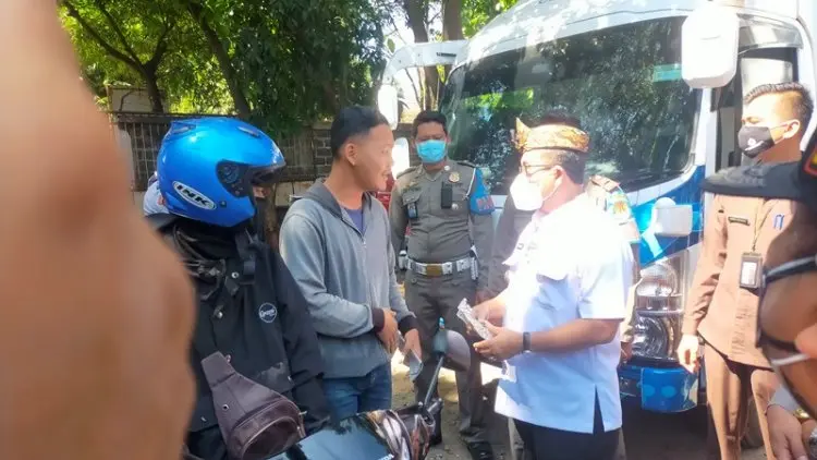 Bupati  Cirebon Terjun Langsung Pantau PPKM Darurat