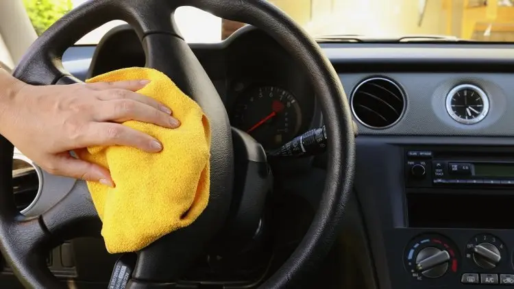 Tips Merawat Interior Mobil di Rumah