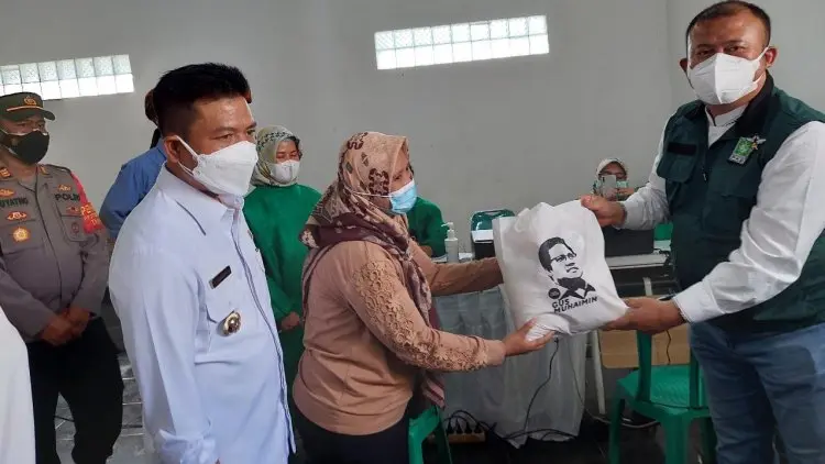 Vaksinasi Berhadiah Sembako untuk Warga Kabupaten Bandung