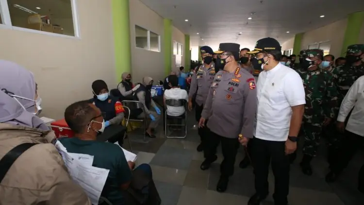 Menkes Targetkan 200 Ribu Vaksin per Hari untuk Masyarakat Jabar