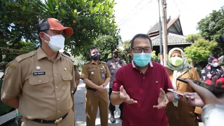 Cisaranten Endah Gotong Royong untuk Warga Terdampak Covid-19