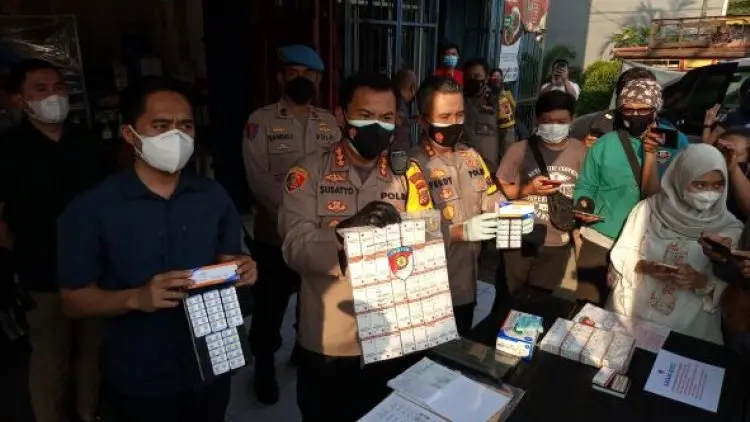 Polresta Bogor Kota Tindak Apotek Yang Jual Obat Diatas HET