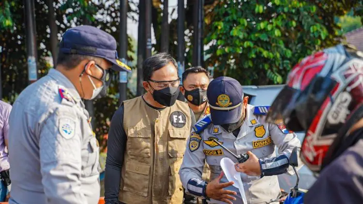 Bima Arya Minta Petugas Kedepankan Sisi Humanis di Masa PPKM Darurat