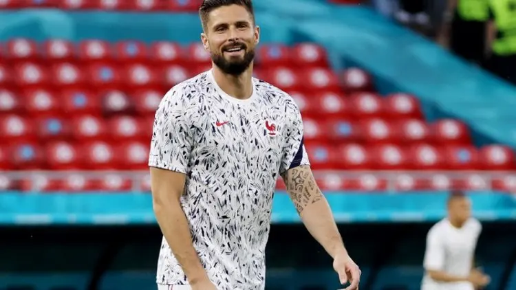 Sah, Giroud Lanjutkan Karier Bersama AC Milan