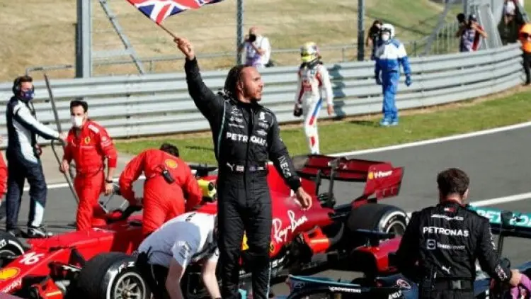 Verstappen Kecelakaan, Hamilton Juara GP Inggris