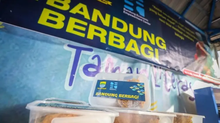 Pemkot Bandung Salurkan 10.000 Paket Makanan Siap Saji