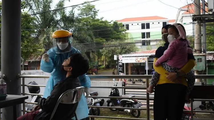 Foto: Pelacakan Covid-19 Klaster Keluarga