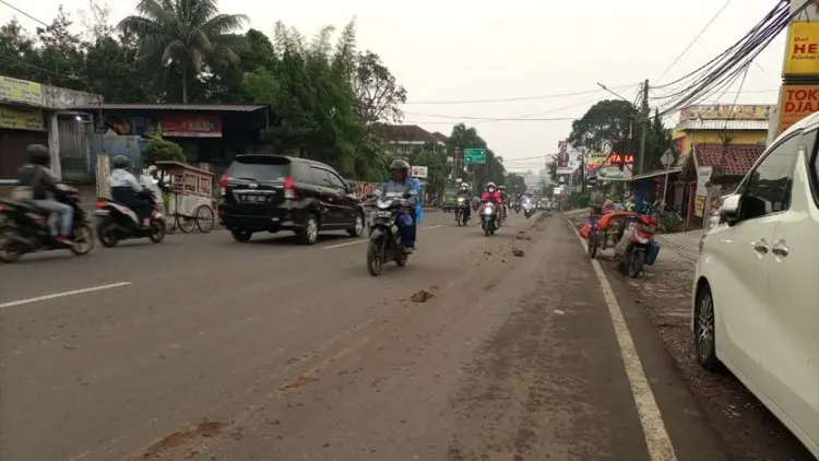 Banyak Rugikan Masyarakat, Dedie Tegur Pemilik Proyek Double Track