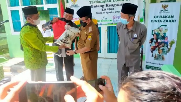 4.250 Paket Sembako dibagikan Untuk Guru Ngaji