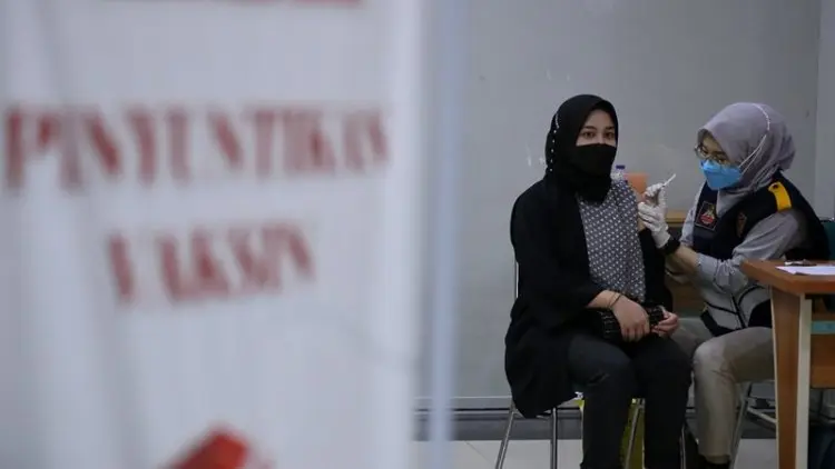 Kemenkes Bidik Vaksinasi 2 Juta Dosis per Hari 