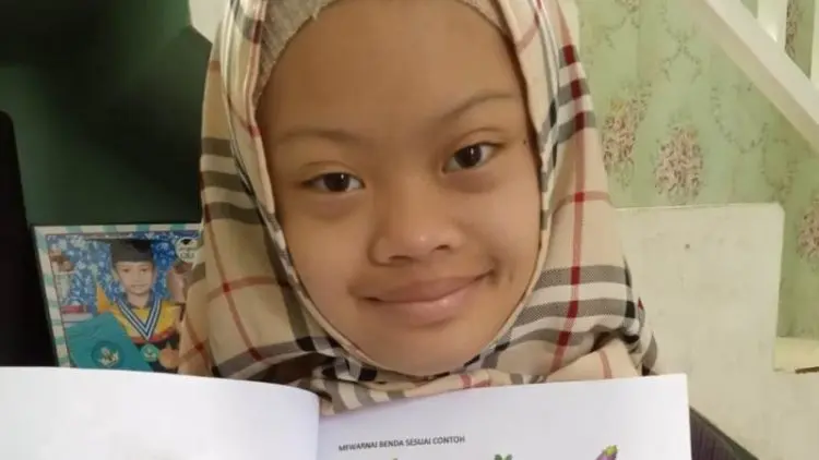 Inilah Kisah Orang Tua Anak Down Syndrome Saat Menghadapi Sekolah Online
