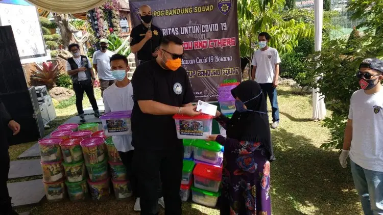 POG Bagikan Sembako dan Uang Tunai di Ciwidey