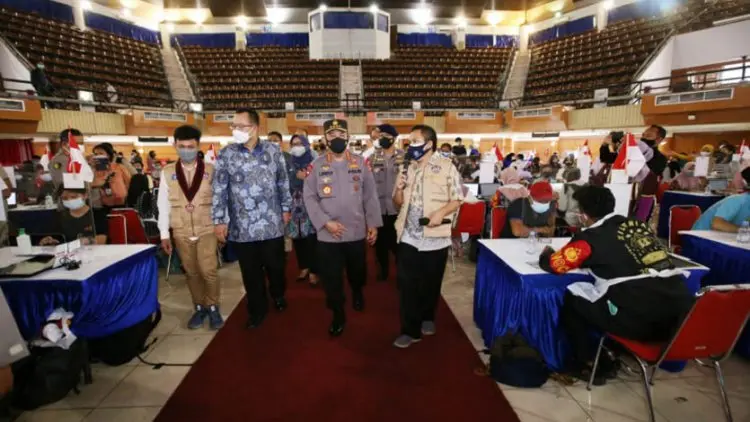 Percepat Vaksinasi, Kapolri Siap Kerja Sama dengan Semua Pihak