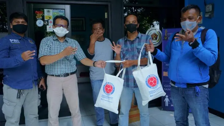 Indocement Tebar Susu Cair dan Vitamin untuk Pewarta Bogor