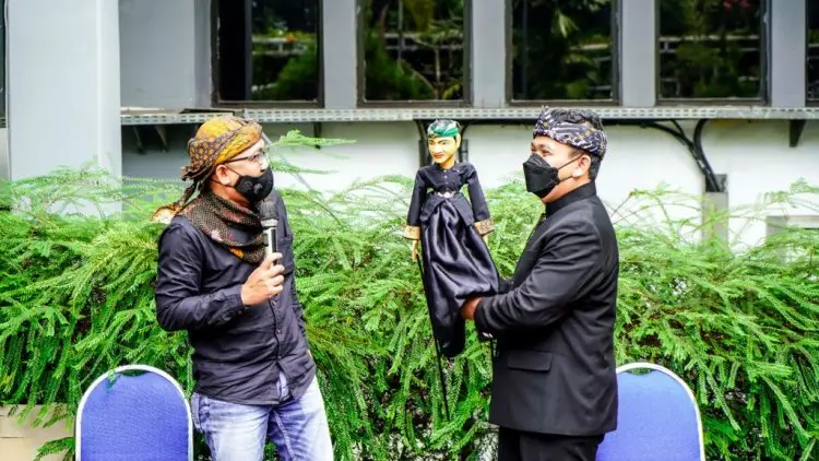 Ketika Kadisdik Jabar Dedi Supandi Jadi Tokoh Wayang Golek
