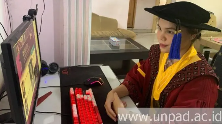 Begini Kunci Sukses Apriana Elizabeth, Wisudawan Terbaik Progam Sarjana Unpad