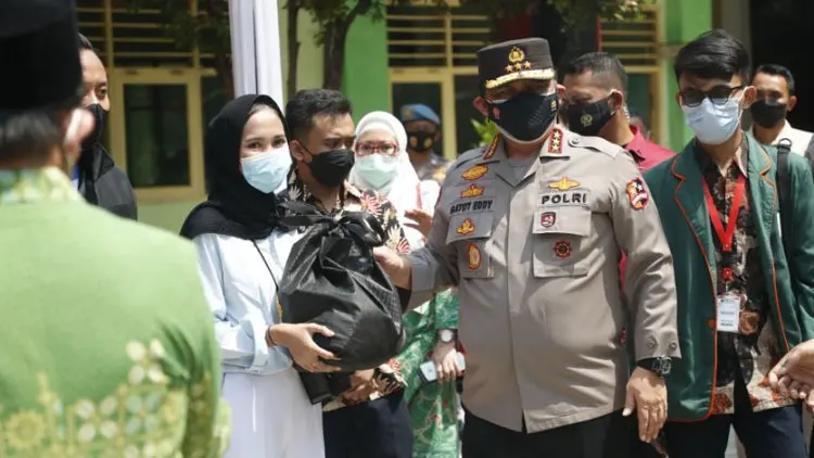 Wakapolri Tinjau 2.000 Masyarakat Leuwiliang Divaksinasi