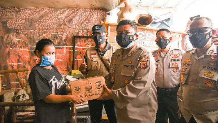 Lagi, Polrestabes dan Yayasan Tionghoa Bagi-bagi Sembako