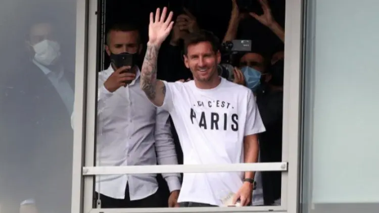 Akhirnya! Lionel Messi Mendarat di Paris