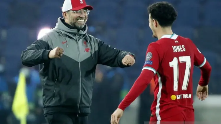 Gegar Otak, Curtis Jones Absen di Laga Pembuka Liverpool