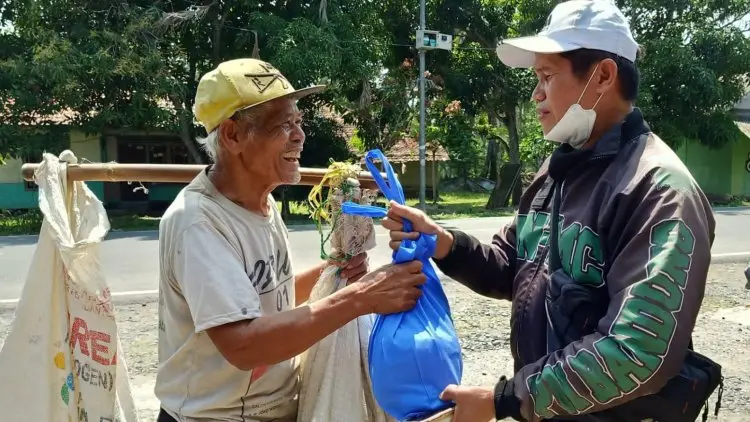 JHB Sebar Sembako ke Warga Jabar Selatan